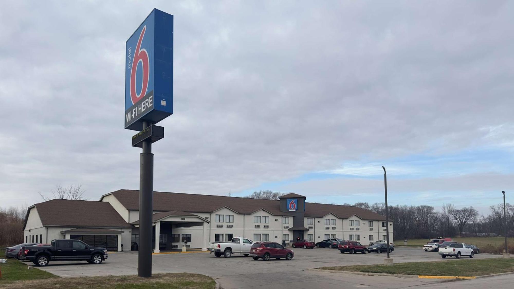 Motel 6-Waterloo, Ia Εξωτερικό φωτογραφία