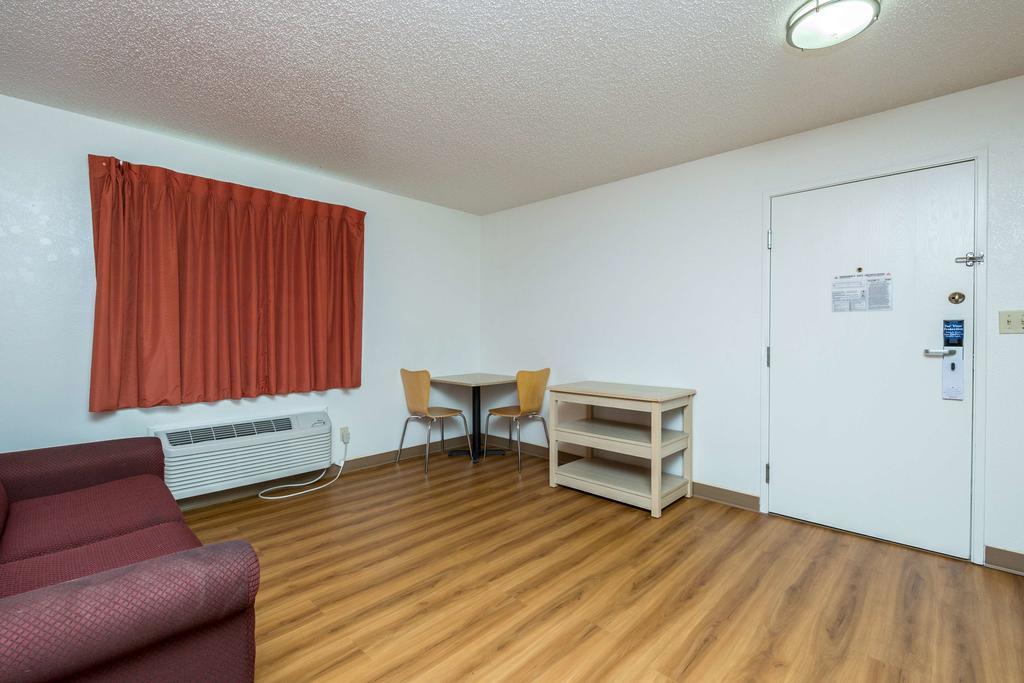 Motel 6-Waterloo, Ia Εξωτερικό φωτογραφία