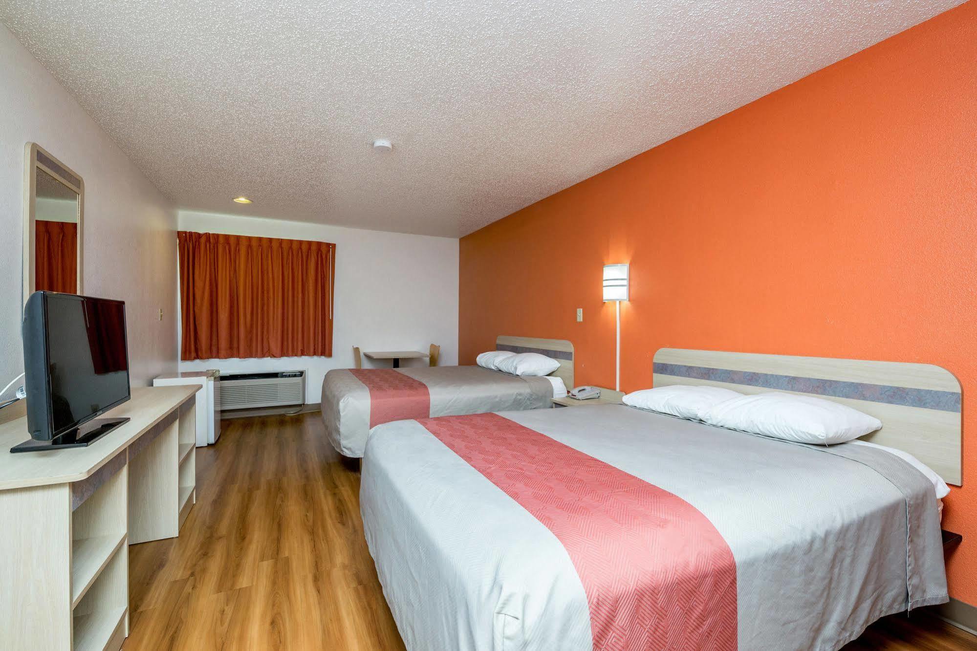 Motel 6-Waterloo, Ia Εξωτερικό φωτογραφία