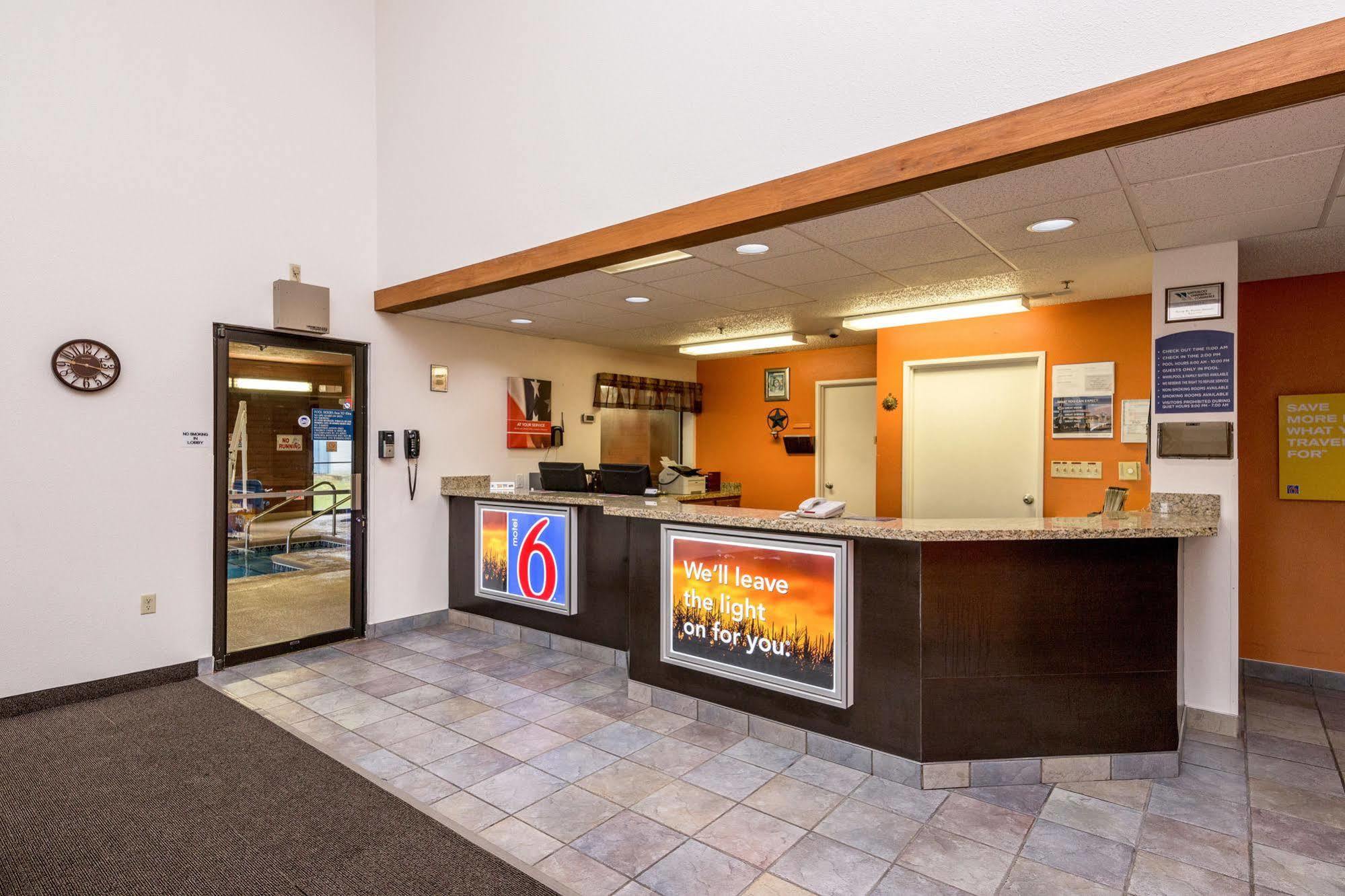 Motel 6-Waterloo, Ia Εξωτερικό φωτογραφία