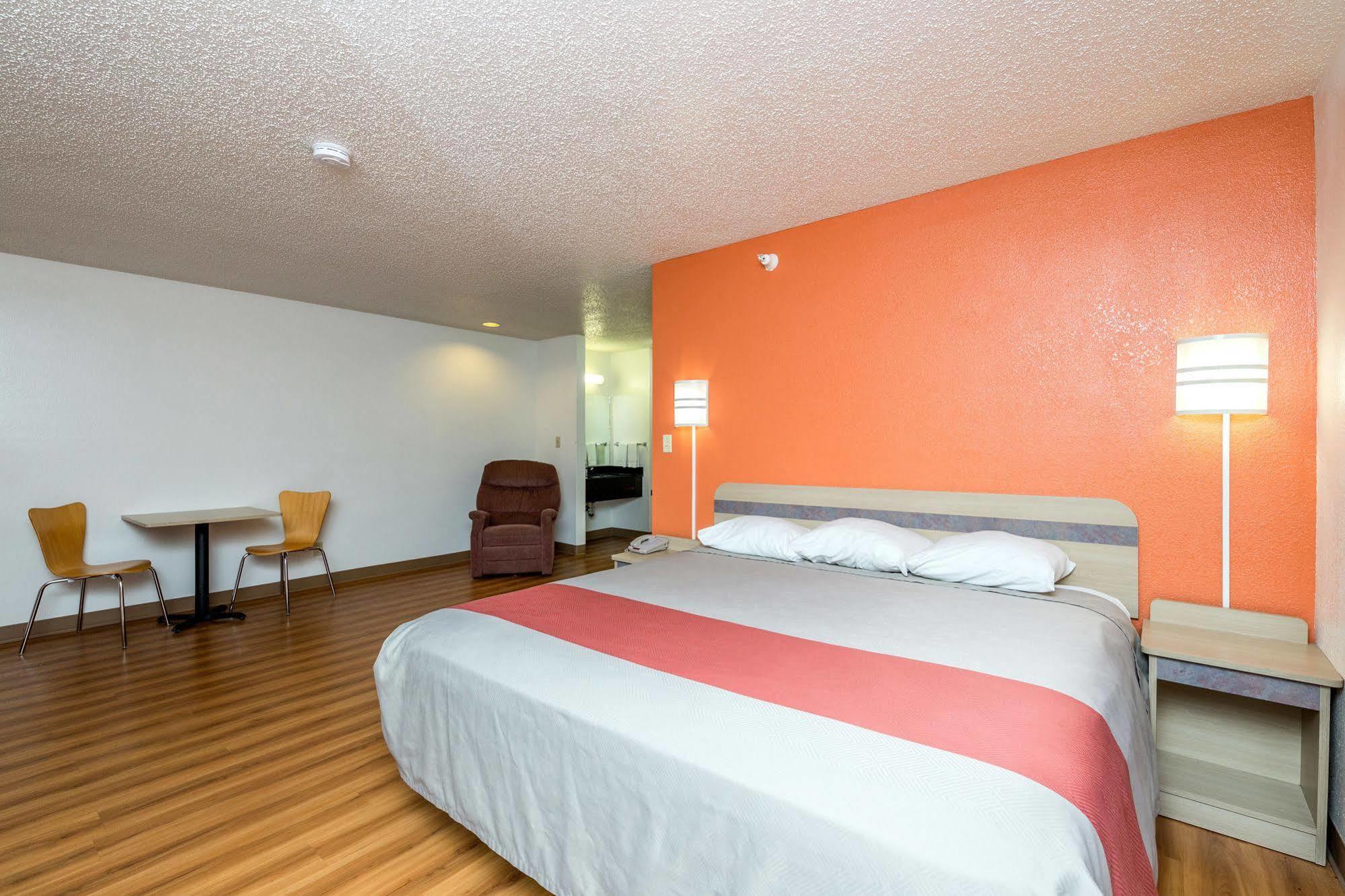 Motel 6-Waterloo, Ia Εξωτερικό φωτογραφία