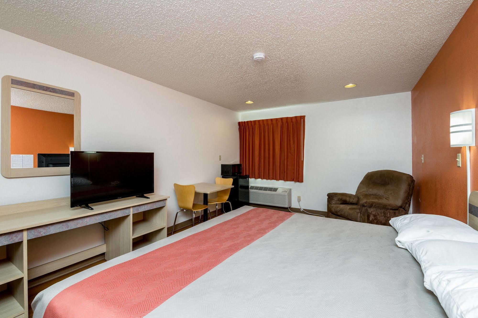 Motel 6-Waterloo, Ia Εξωτερικό φωτογραφία
