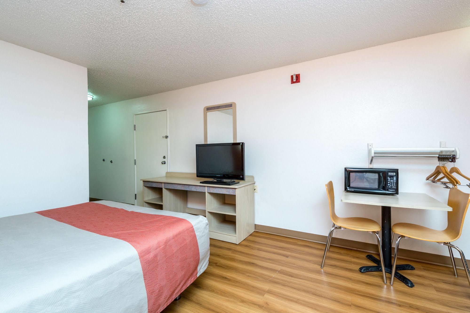 Motel 6-Waterloo, Ia Εξωτερικό φωτογραφία