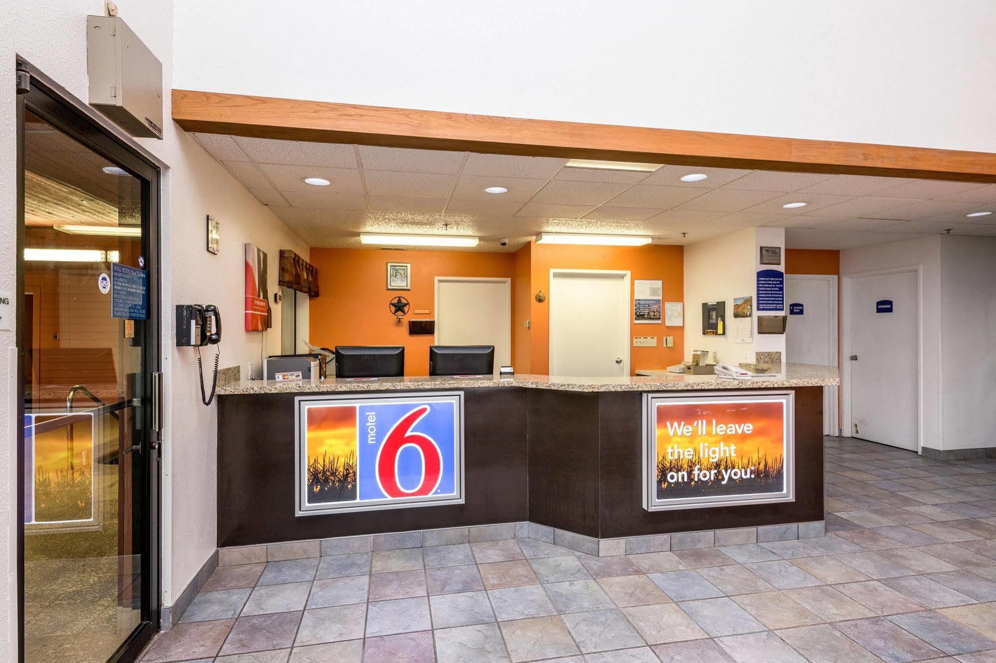 Motel 6-Waterloo, Ia Εξωτερικό φωτογραφία