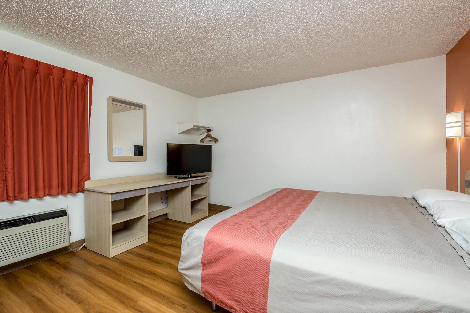 Motel 6-Waterloo, Ia Εξωτερικό φωτογραφία