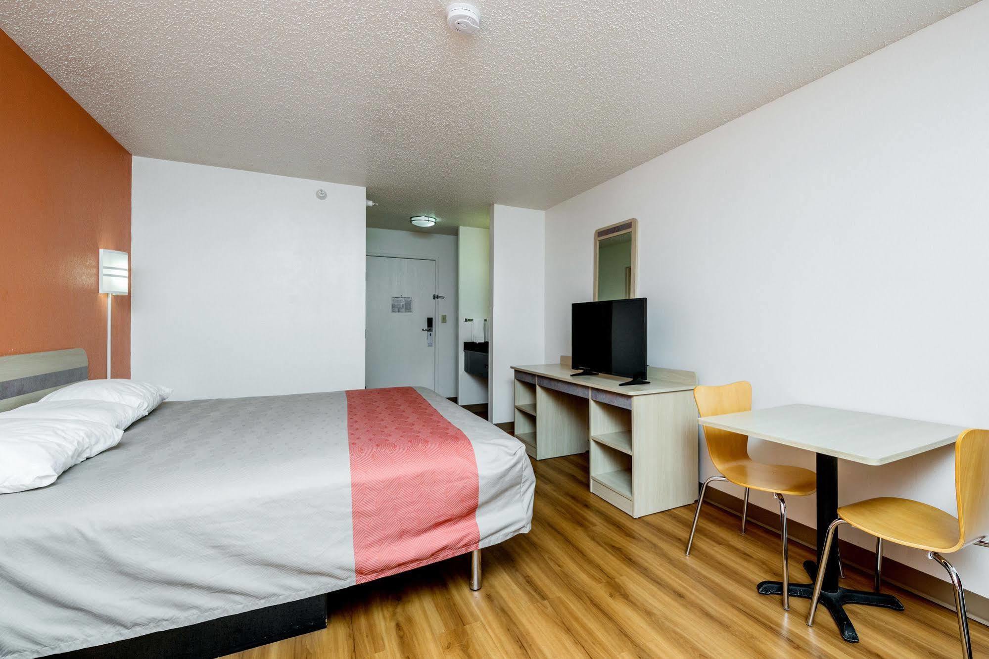 Motel 6-Waterloo, Ia Εξωτερικό φωτογραφία