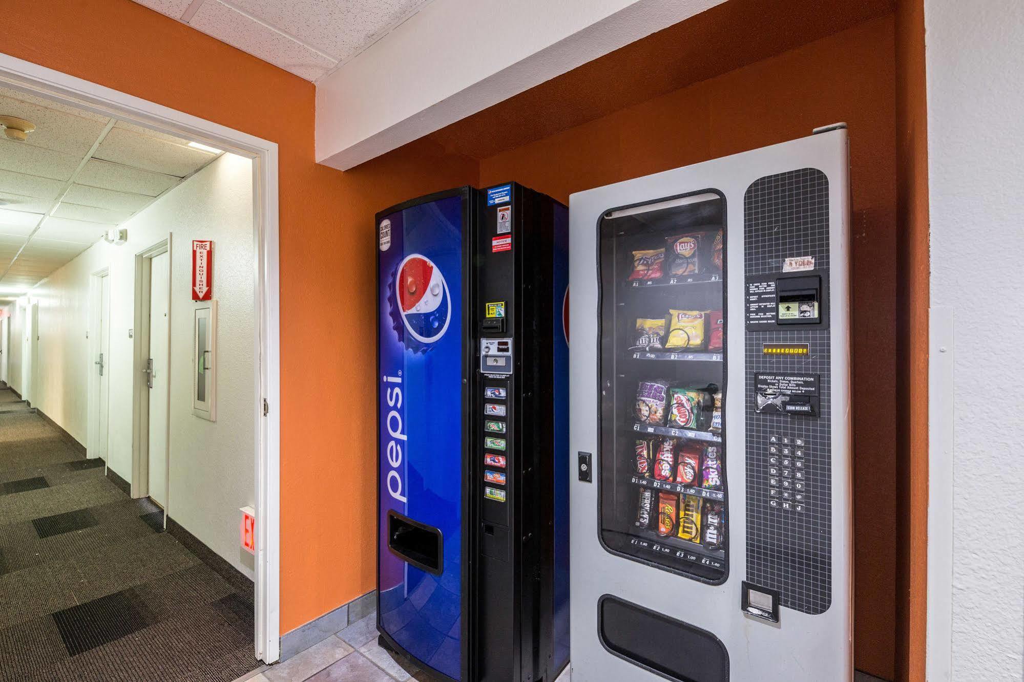 Motel 6-Waterloo, Ia Εξωτερικό φωτογραφία