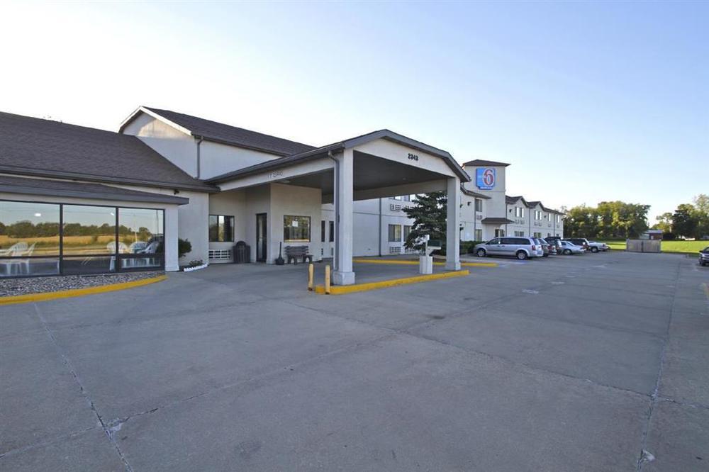 Motel 6-Waterloo, Ia Εξωτερικό φωτογραφία
